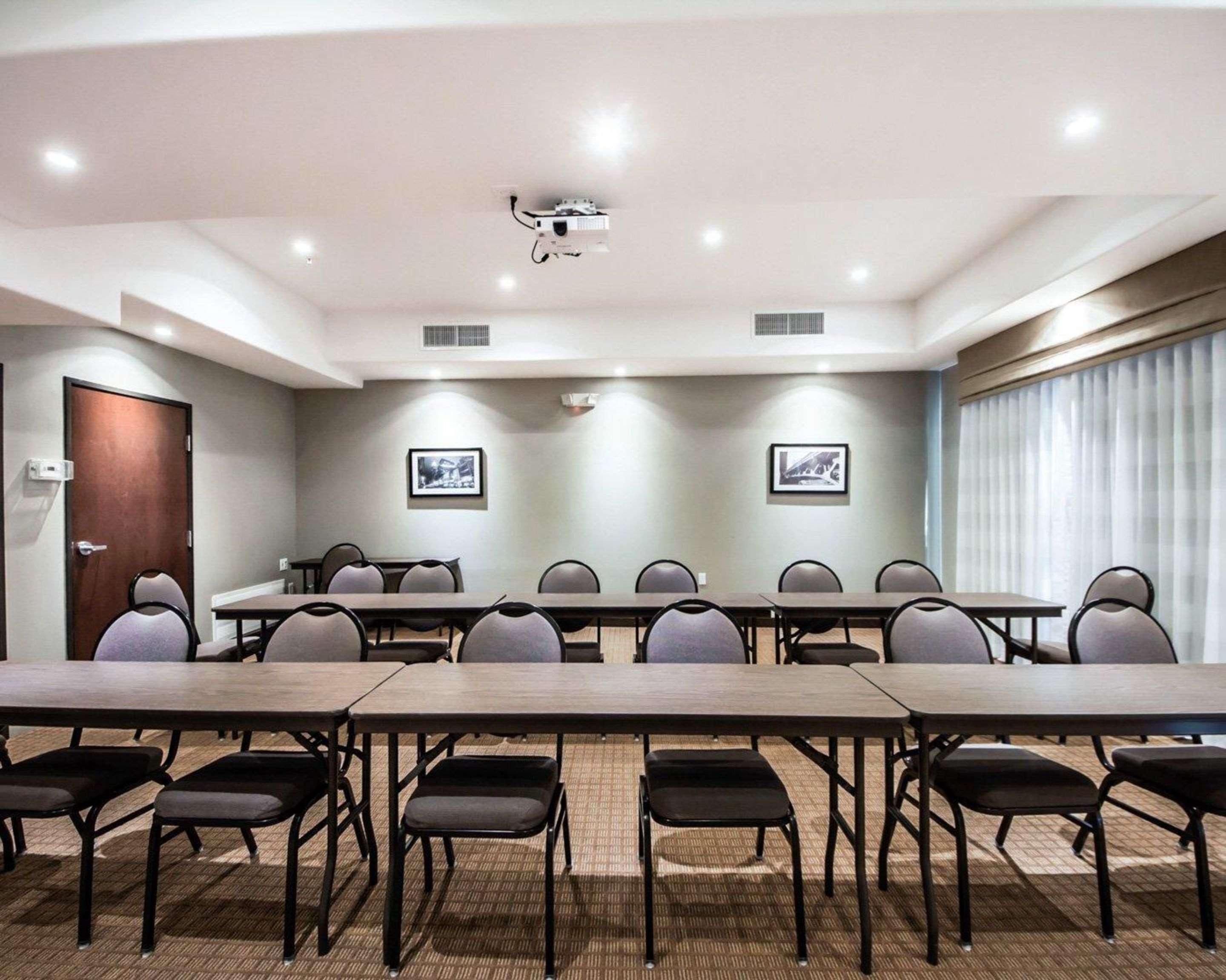 Sleep Inn & Suites Hennessey North Экстерьер фото
