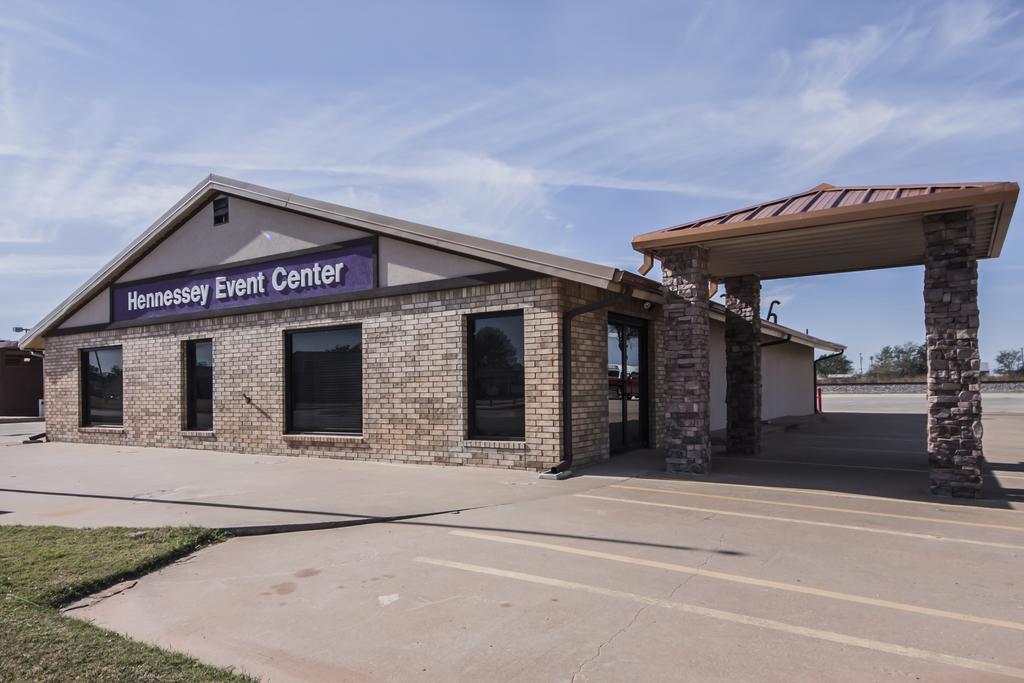 Sleep Inn & Suites Hennessey North Экстерьер фото