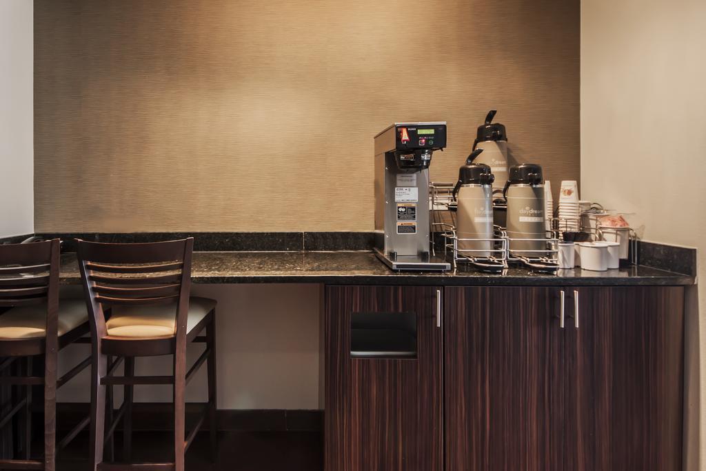 Sleep Inn & Suites Hennessey North Экстерьер фото
